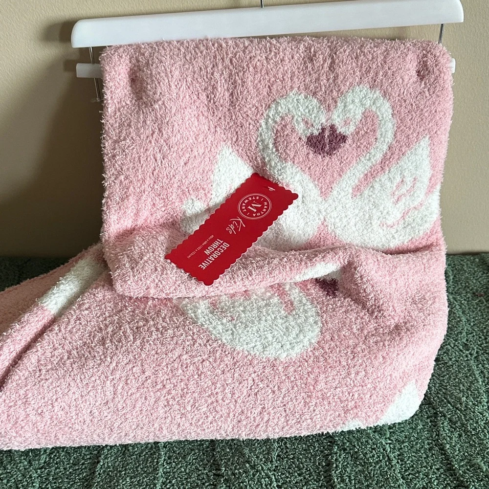 Martha Stewart | Holiday | Martha Stewart Kids Pink Swan Throw Martha Stewart | Holiday | Martha Stewart Kids Pink Swan Throw